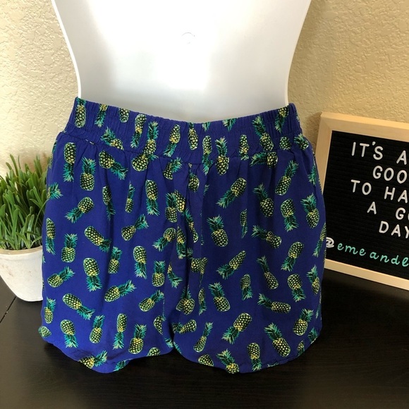Alya pineapple shorts blue fabric shorts small - Picture 4 of 7